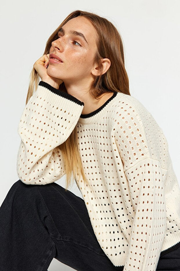 Crew Neck Ecru Knitwear Sweater - Openwork Hole