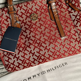 Tommy Hilfiger Medium Zip Tote Bag In Navy Red