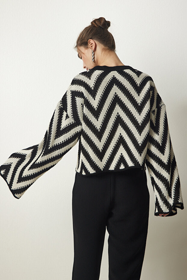 Women's Black Cream Plaid Jacket with Thick Spanish Sleeves