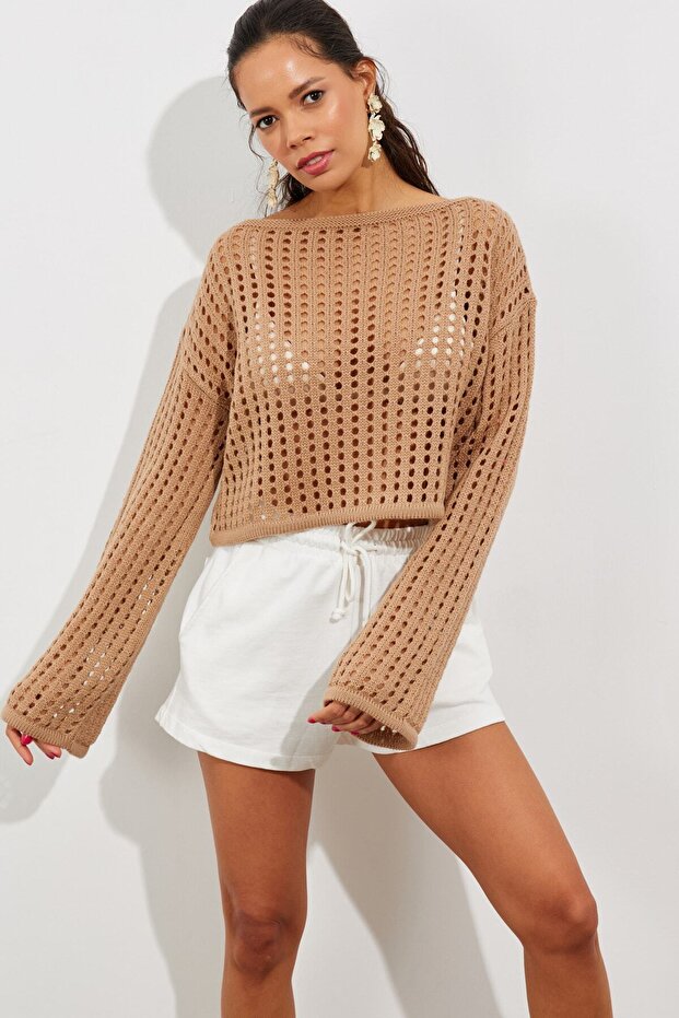 Women's Cropped Knit Top with Spanish Sleeves, Camel Lace Pattern