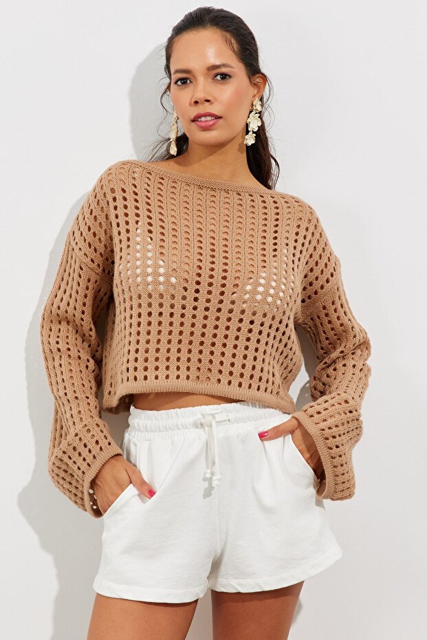 Women's Cropped Knit Top with Spanish Sleeves, Camel Lace Pattern